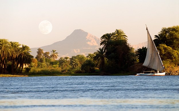 Traditionelles Dau Boot am Nil
