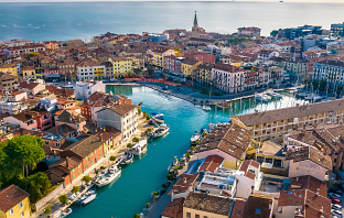 Grado aus der Vogelperspektive