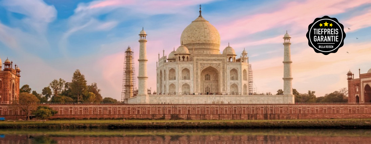 Bucht mit Segelschiffen bei den britischen Jungferninseln 