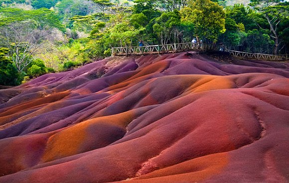 Siebenfärbige Erde Charamel