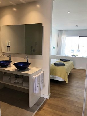 La Cala Suites Hotel