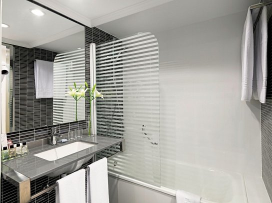 H10 Lanzarote Princess - Badbeispiel Doppelzimmer (Zimmercodierung DB1)