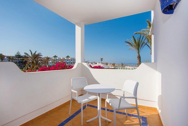 Iberostar Waves Founty Beach - Wohnbeispiel seitl. Meerblick (Zimmercodierungen DBN, D2N, DCN & DC5)