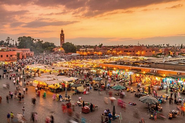 Marokkos Schätze - Küstenkultur, Marrakesch und die unendliche Weite der Wüste - Djemaa el Fna - Marrakesch