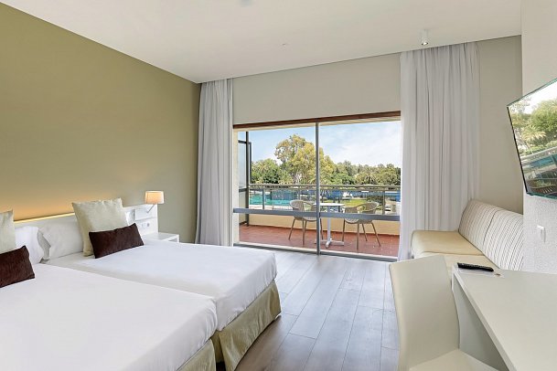 Sol Marbella Estepona · Atalaya Park - Wohnbeispiel Familienzimmer (Zimmercodierungen FB1 & FB2)