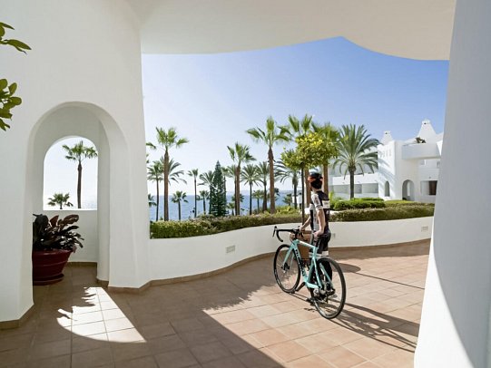 H10 Estepona Palace