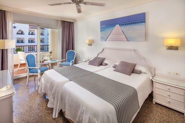 Hotel Mac Puerto Marina - Wohnbeispiel Doppelzimmer Innenhof Andalusien (Zimmercodierung DB2)