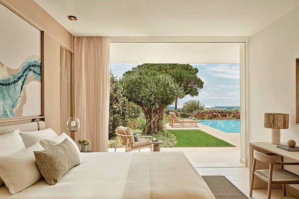 Ikos Andalusia - Wohnbeispiel Deluxe Suite 3 Schlafzimmer privater Pool (Zimmercodierung TDP)