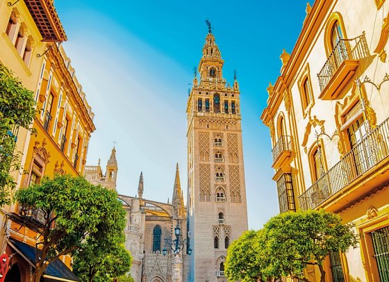 Mit dem Zug durch Andalusien - Eine Reise durch Spaniens Süden - Glockenturm La Giralda, Sevilla