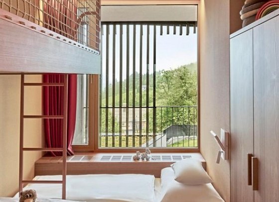 Falkensteiner Family Hotel Montafon - Wohnbeispiel Familiensuite Deluxe (Zimmercodierung WI1)