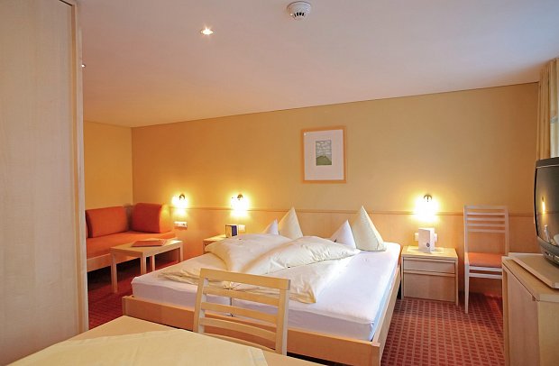 Sonne Bezau – Familotel Bregenzerwald - Wohnbeispiel Sonnenzimmer (Zimmercodierung DB1)