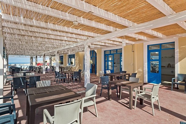 Sarris Hotel