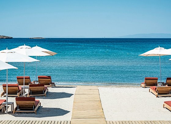 91 Athens Riviera, The Resort