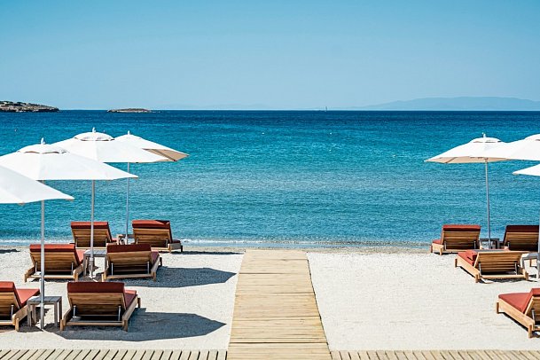 91 Athens Riviera, The Resort