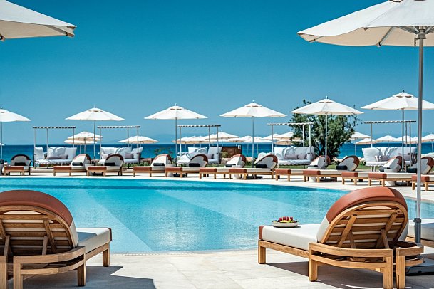 91 Athens Riviera, The Resort