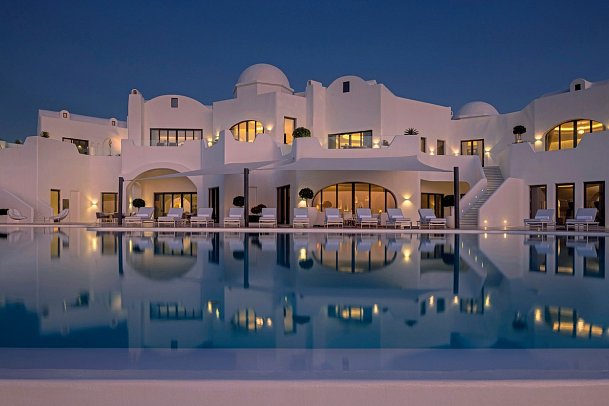 Anantara Santorini Abu Dhabi Retreat