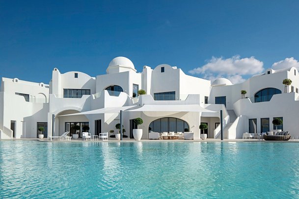 Anantara Santorini Abu Dhabi Retreat