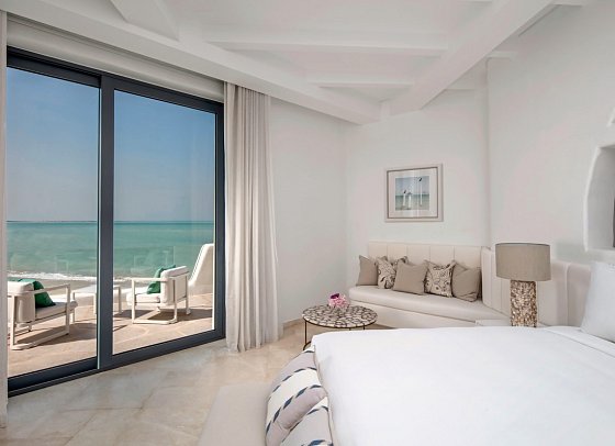 Anantara Retreat Santorini Abu Dhabi - Fira Seaview Terrace