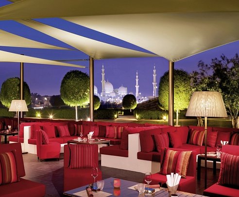 The Ritz-Carlton Abu Dhabi, Grand Canal - Restaurant 