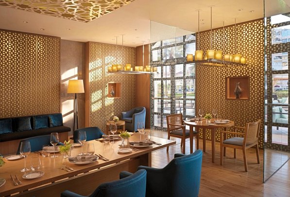 The Ritz-Carlton Abu Dhabi, Grand Canal