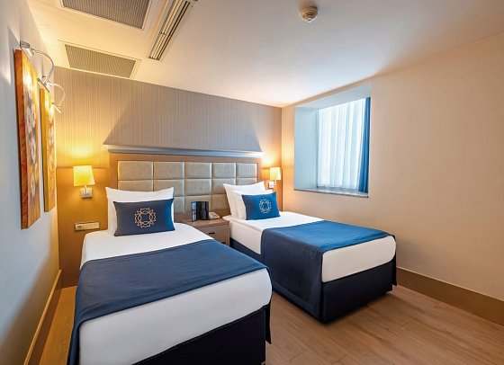 Kamelya Selin Hotel - Wohnbeispiel Familiensuite seitl. Meerblick (Zimmercodierungen FBN & FB2)