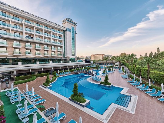 Luna Blanca Resort & Spa