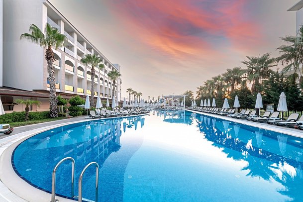 LRS Port River Hotel & Spa