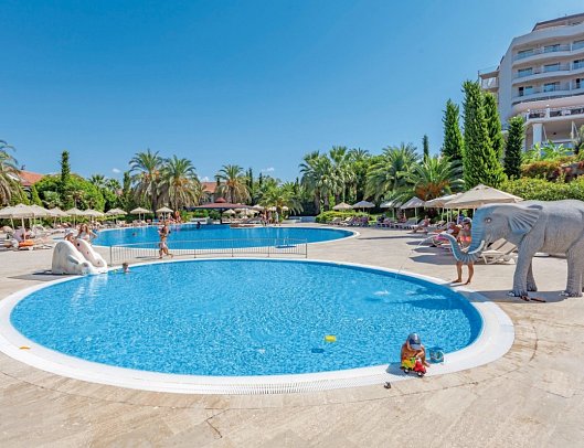 Starlight Resort Hotel