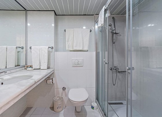 Süral Garden - Beispiel Bad Doppelzimmer (Zimmercodierungen DB1 & DC1)