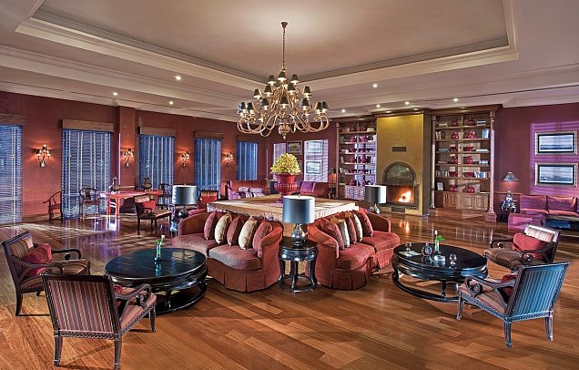 Akka Antedon - Red Lounge