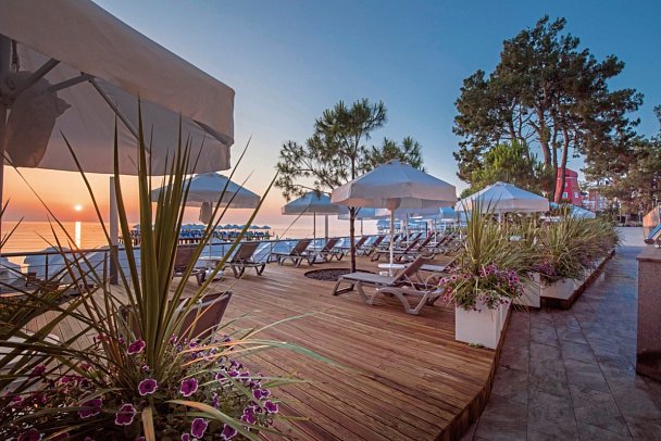 Akra Kemer