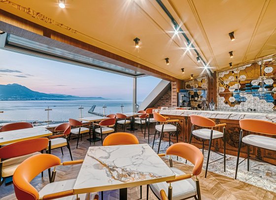 Numa Port Hotel