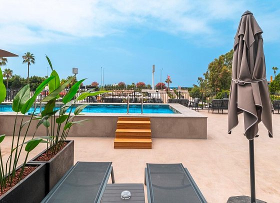 Nova Life Hotel - Beispiel Terrasse Doppelzimmer Swim-Up (Zimmercodierung DBQ)