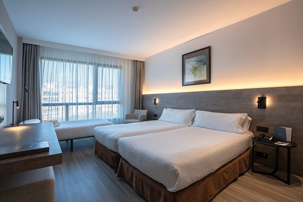 Attica 21 Barcelona Mar - Wohnbeispiel Dreibettzimmer Attica (Zimmercodierung TB1)