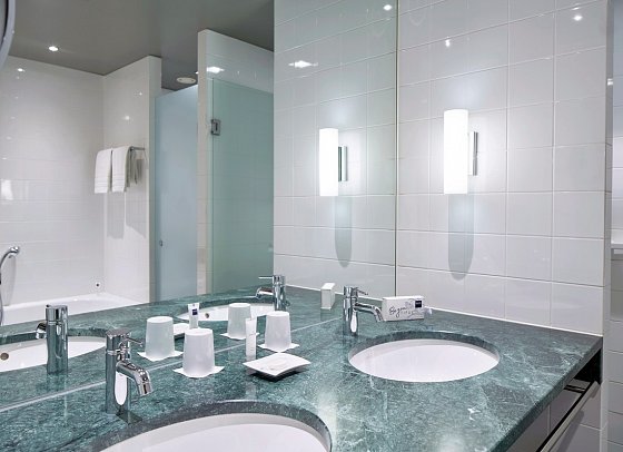 Dorint Kurfürstendamm Berlin - Wohnbeispiel Badezimmer (Zimmercodierungen DG1 & DF2)