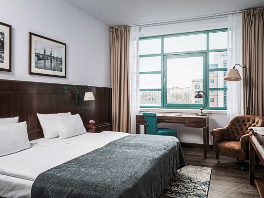 ABION Spreebogen Waterside Hotel Berlin - Wohnbeispiel Deluxe Maritim Zimmer (Zimmercodierung DD1)