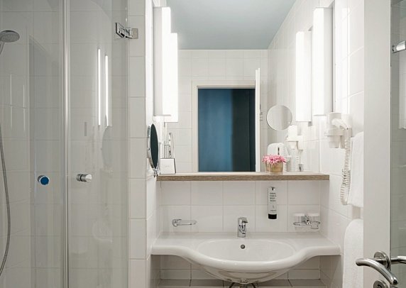 ABION Spreebogen Waterside Hotel Berlin - Wohnbeispiel Deluxe Maritim Zimmer (Zimmercodierung DD1)