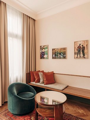 Hotel Château Royal - Large Room