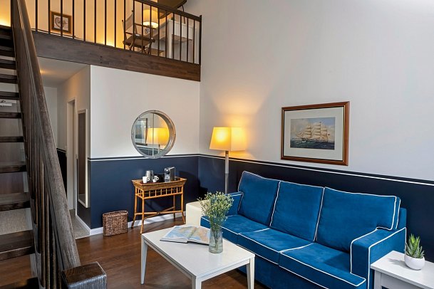 Sunday Resort Hafendorf Rheinsberg - Wohnbeispiel Juniorsuite Maisonette (Zimmercodierung JB1)