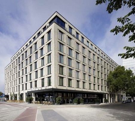 Hotel AMANO Grand Central - inkl. 1 Startnummer Berlin Halbmarathon