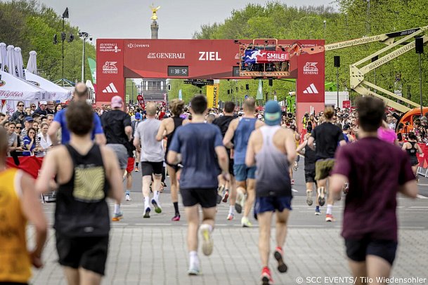 Hotel AMANO Grand Central - inkl. 1 Startnummer Berlin Halbmarathon