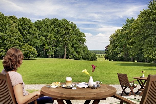 SCHLOSS Fleesensee - SCHLOSS-Platz