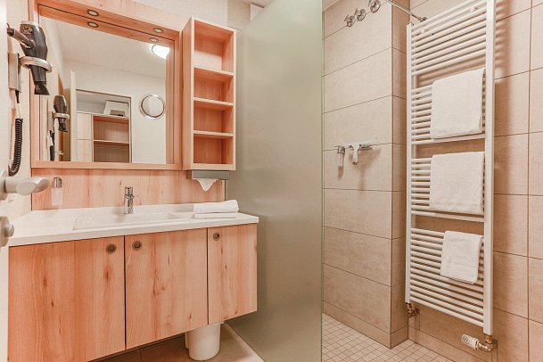 BEECH Resort Fleesensee - Beispiel Bad Appartement Veranda (Zimmercodierungen AB1 & AC1)