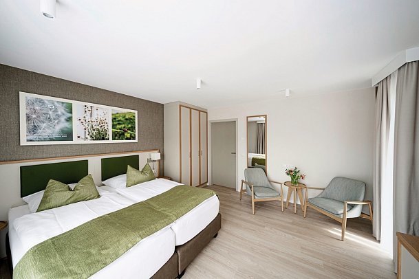 BEECH Resort Plauer See - Wohnbeispiel Verandazimmer Terrasse Walddorf oder Schilfdorf (Zimmercodierungen DB3, DB4 & DC2)