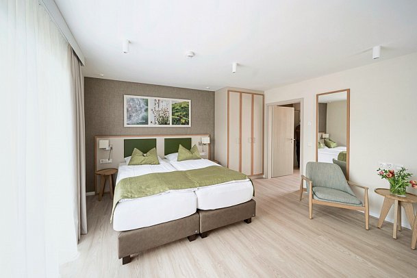 BEECH Resort Plauer See - Wohnbeispiel Verandazimmer Terrasse Walddorf oder Schilfdorf (Zimmercodierungen DB3, DB4 & DC2)