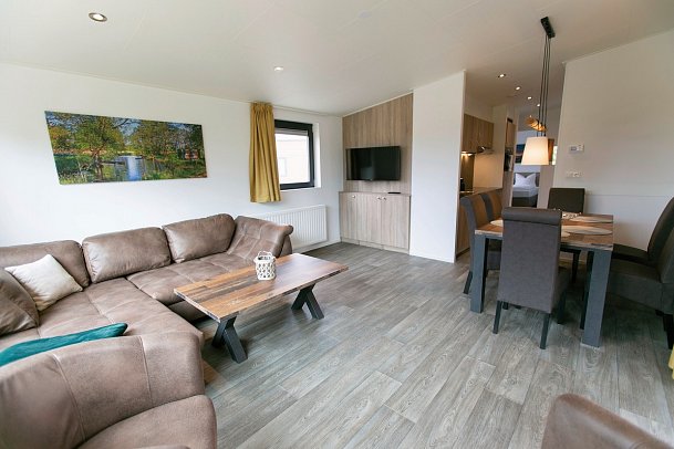 Tropical Islands Woodland Homes - Wohnbeispiel 4er Woodland Home (Zimmercodierung BB2)