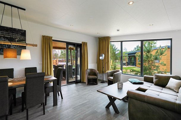 Tropical Islands Woodland Homes - Wohnbeispiel 4er Woodland Home (Zimmercodierung BB2)