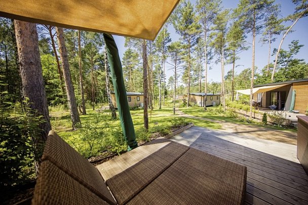 Tropical Islands Woodland Homes - Wohnbeispiel 4er Woodland Home (Zimmercodierung BB2)