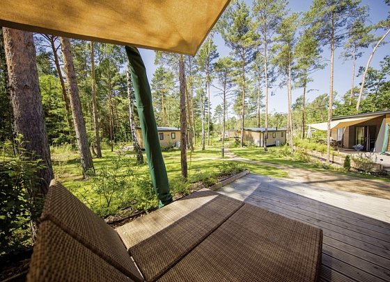 Tropical Islands Woodland Homes - Wohnbeispiel 4er Woodland Home (Zimmercodierung BB2)