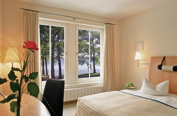 Hotel Kleines Meer - Wohnbeispiel Doppelzimmer Seeseite (Zimmercodierung DB3)